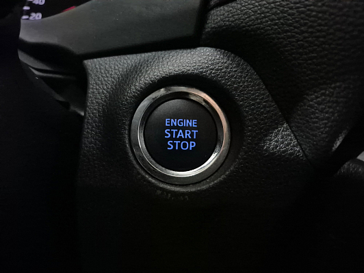 Toyota RAV4 Комфорт, 2019 года, пробег 103658 км