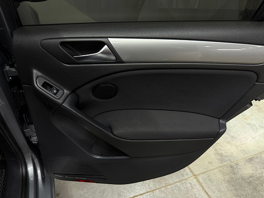 Volkswagen Golf, 2011 года, пробег 305054 км
