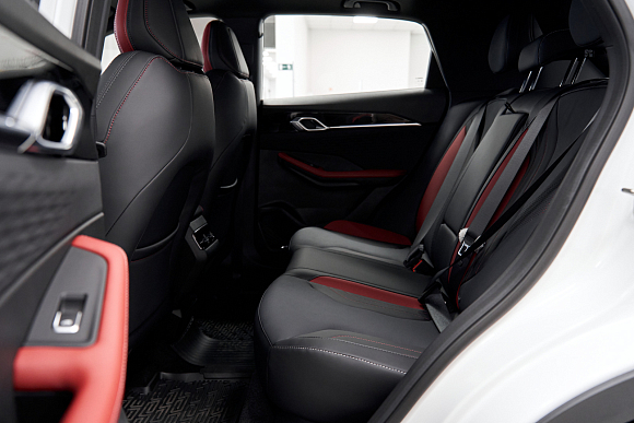 Geely Coolray Flagship, белый