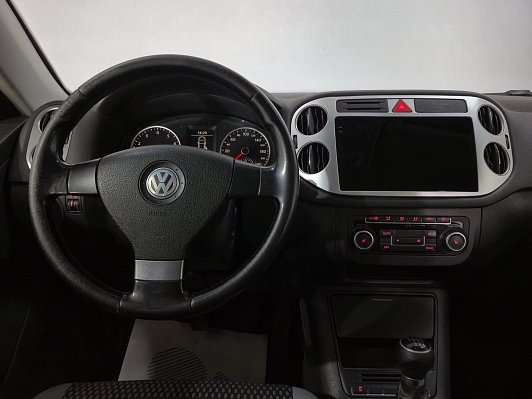 Volkswagen Tiguan Trend&Fun, 2010 года, пробег 219200 км