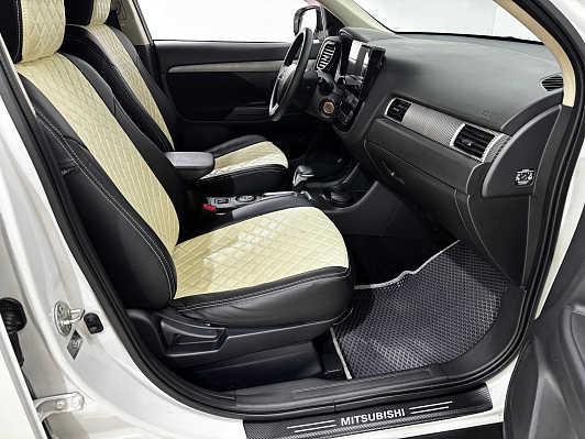 Mitsubishi Outlander Invite, 2014 года, пробег 131630 км