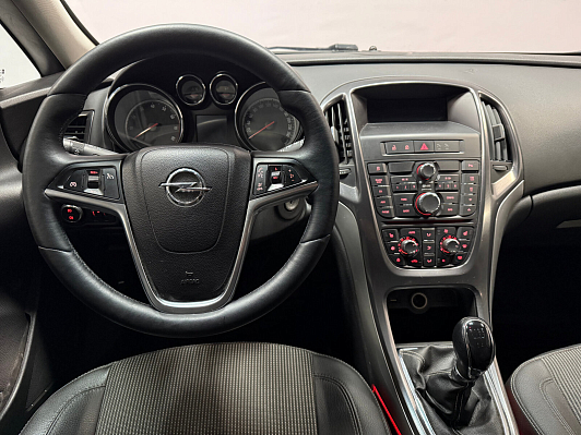 Opel Astra, 2011 года, пробег 229138 км