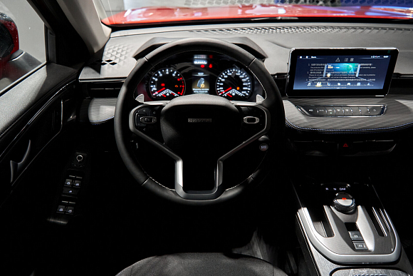 Haval Jolion Tech+, красный