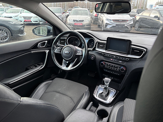 Kia Ceed Premium, 2019 года, пробег 63760 км