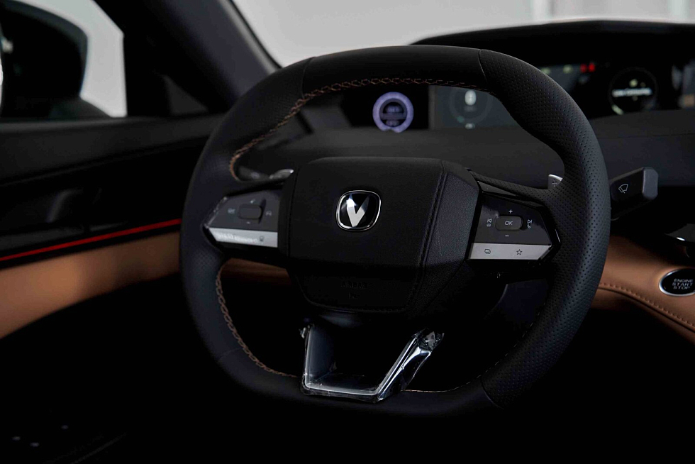 Changan UNI-V Tech, черный