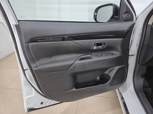 Mitsubishi Outlander Invite, 2022 года, пробег 906 км