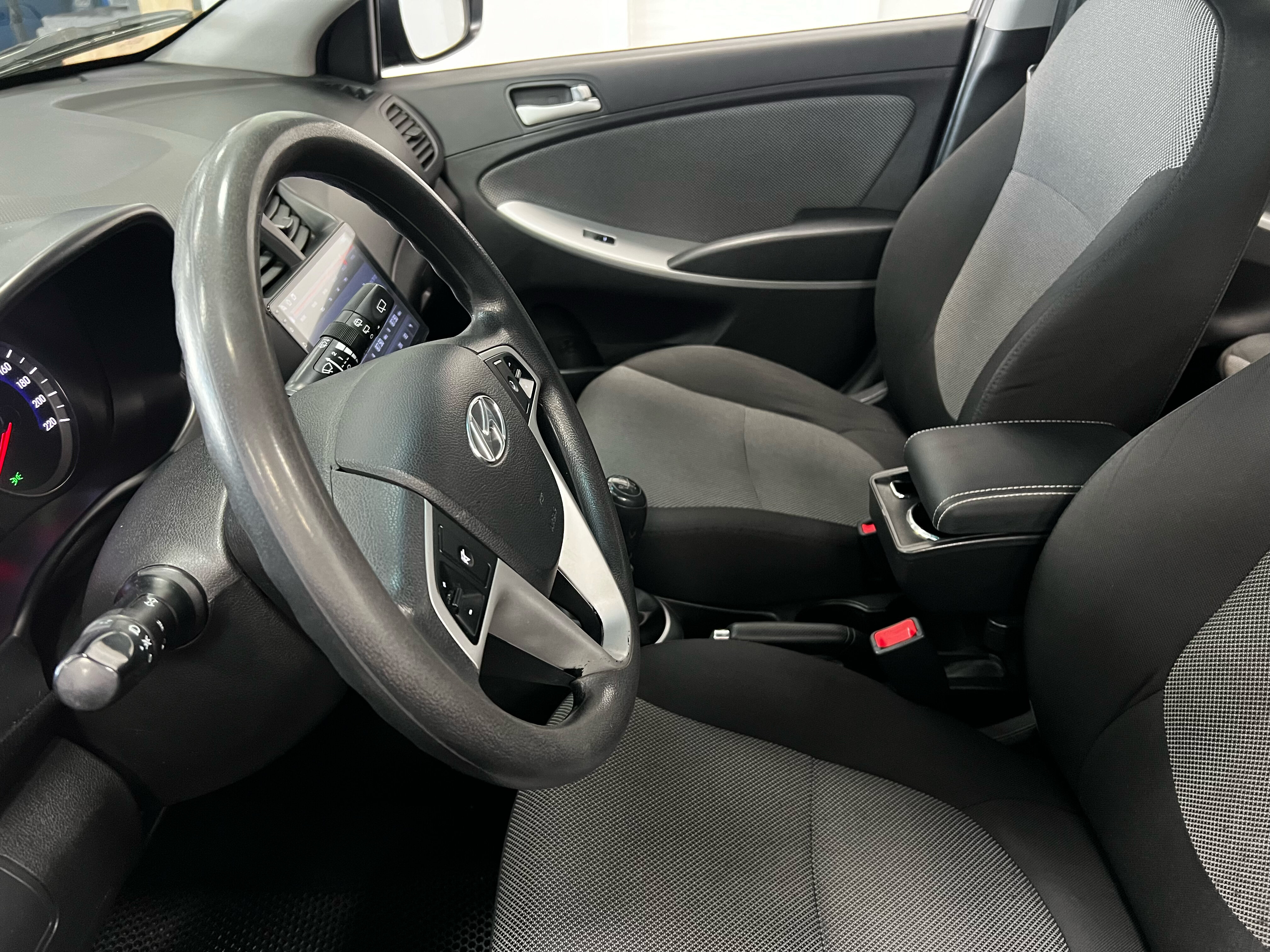 Hyundai Solaris Active, 2013 года, пробег 205002 км
