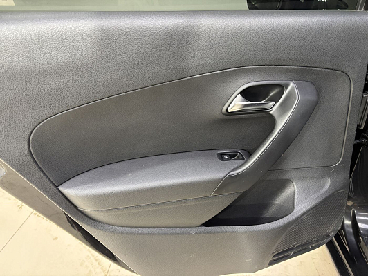 Volkswagen Polo Comfortline, 2015 года, пробег 202635 км
