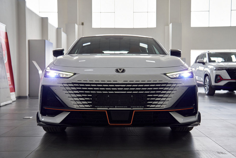 Changan UNI-V Техно, белый