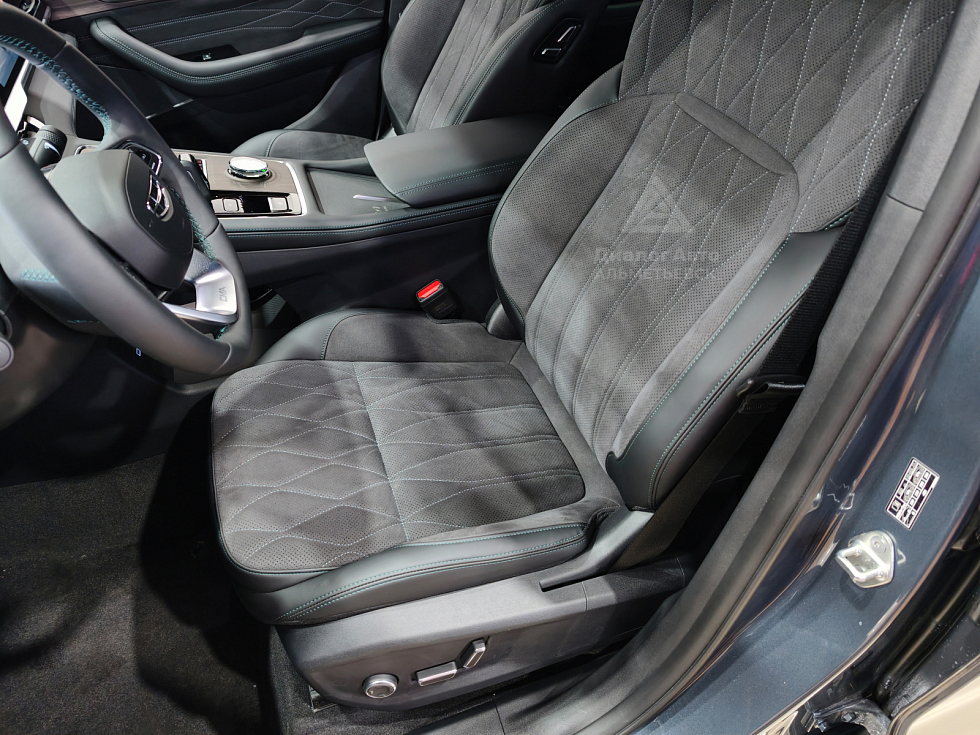 Geely Monjaro Flagship SE, серый