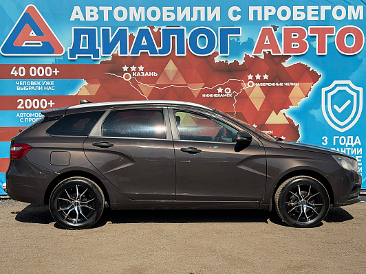 Lada (ВАЗ) Vesta Luxe Multimedia (2017-2019), 2019 года, пробег 124699 км
