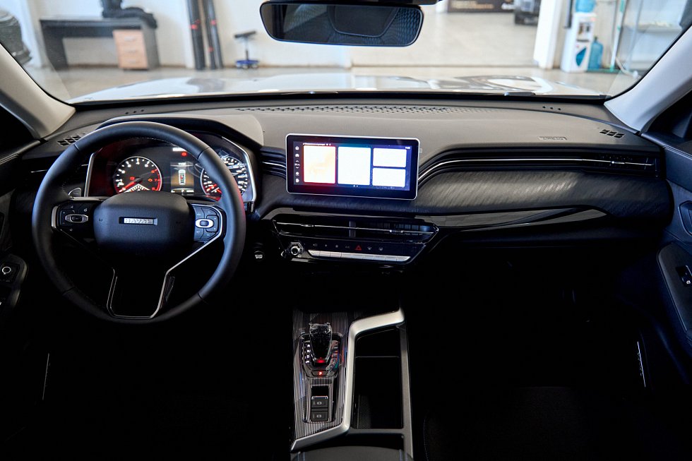 Haval Jolion Премиум, серый
