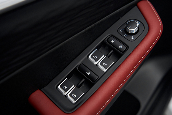 Geely Coolray Flagship, белый