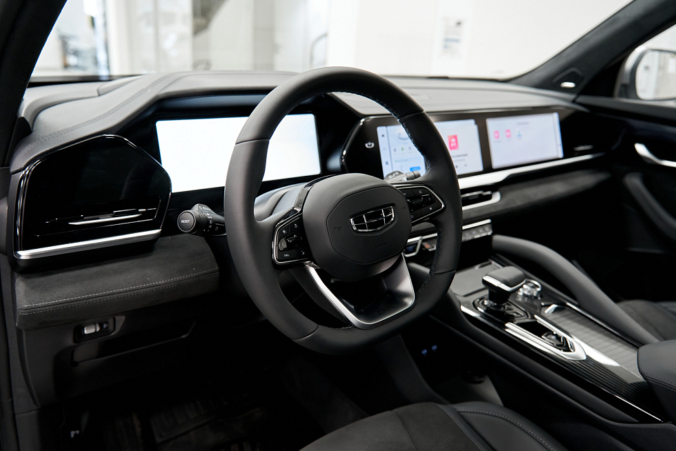 Geely Monjaro Flagship (2023-2025), серый