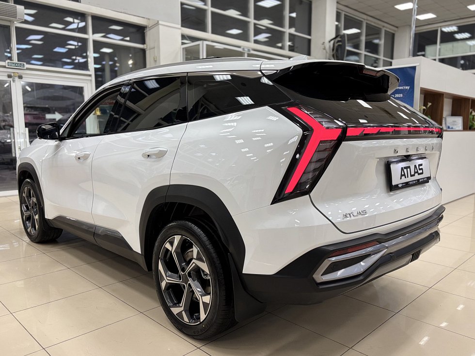 Geely Atlas Люкс, белый