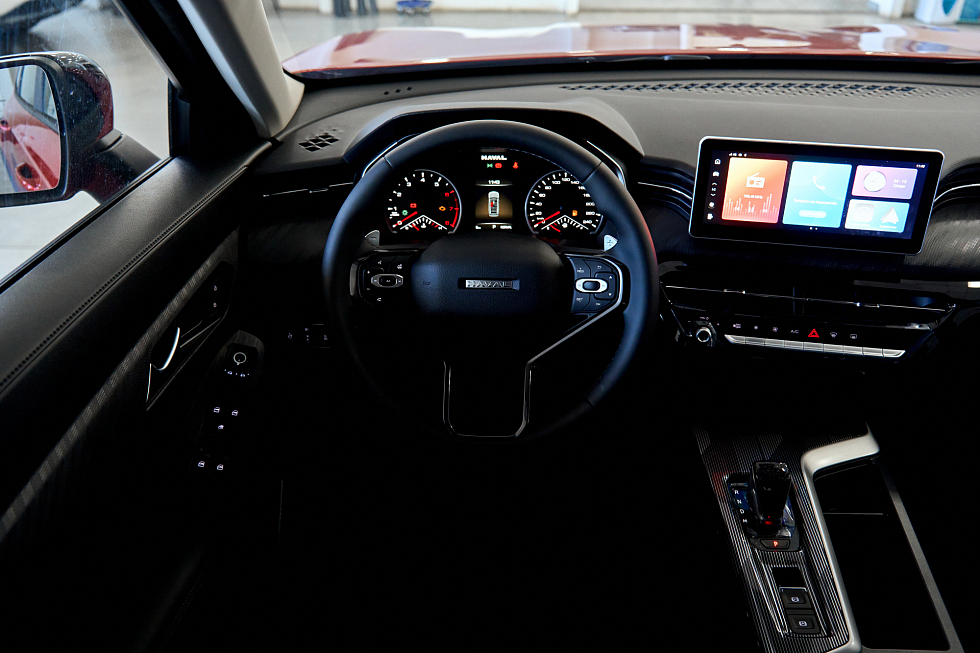 Haval Jolion Оптимум, красный