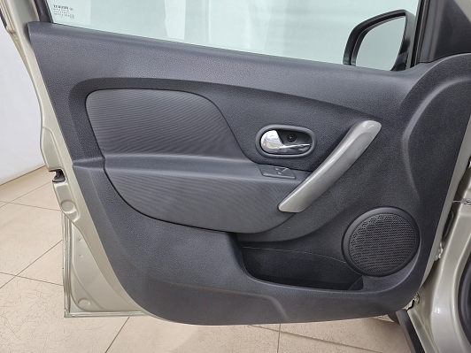 Renault Sandero, 2016 года, пробег 203270 км