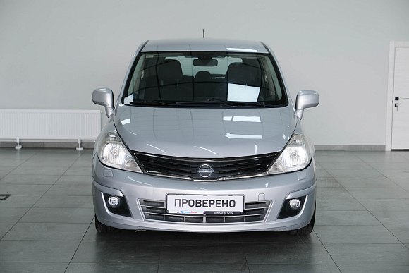 Nissan Tiida, 2010 года, пробег 219000 км