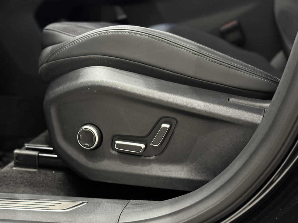 Geely Monjaro Flagship (2023-2025), черный