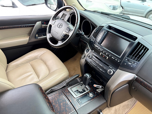 Toyota Land Cruiser, 2011 года, пробег 321650 км
