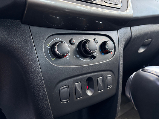 Renault Logan Drive, 2021 года, пробег 71771 км