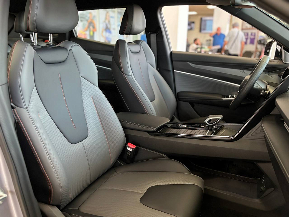 Geely Cityray Флагман, серебряный