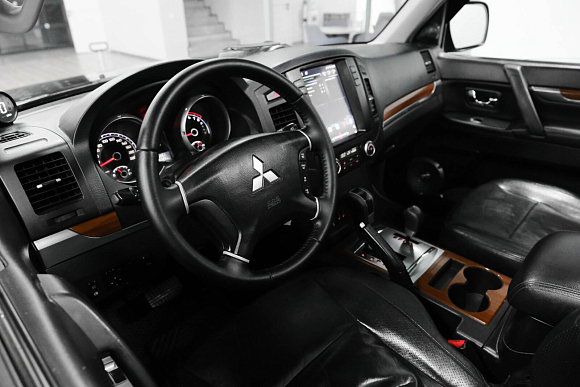 Mitsubishi Pajero Ultimate, 2007 года, пробег 197701 км