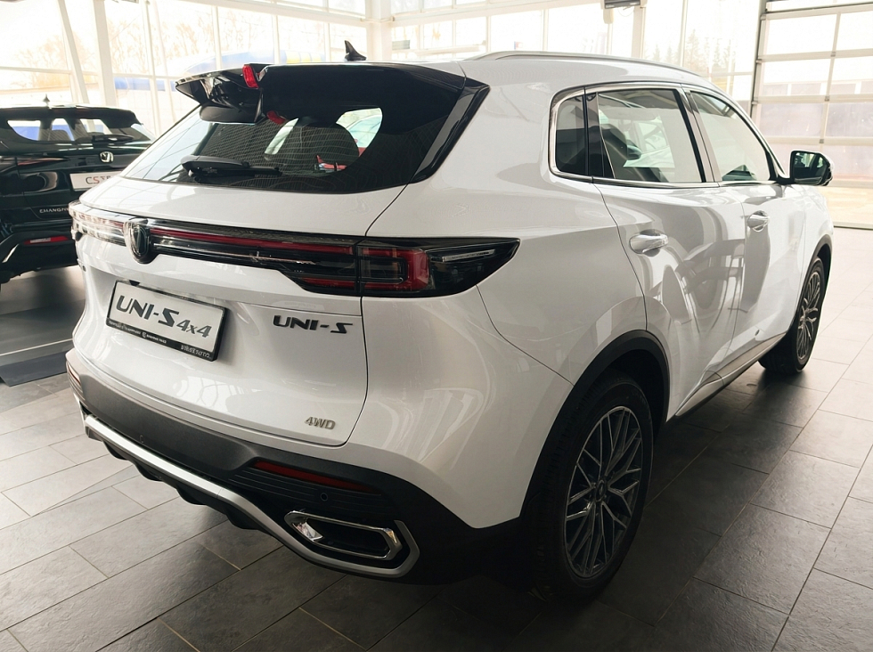 Changan UNI-S Техно, белый