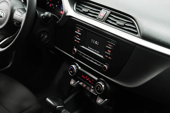 Kia Rio Luxe, 2021 года, пробег 74500 км