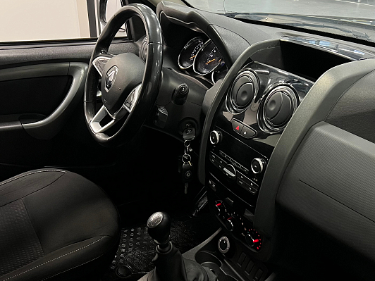 Renault Duster Luxe Privilege, 2019 года, пробег 155000 км