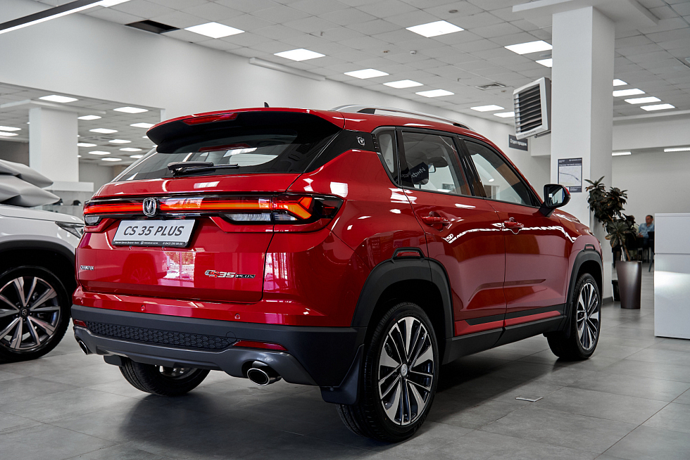 Changan CS35 Plus Техно, красный