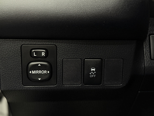 Toyota RAV4, 2013 года, пробег 111802 км