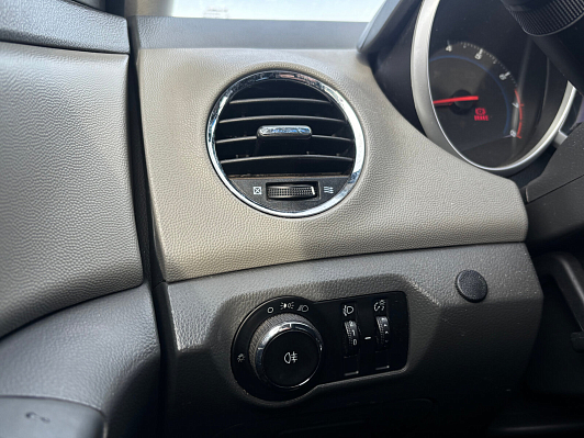 Chevrolet Cruze LS, 2010 года, пробег 255600 км