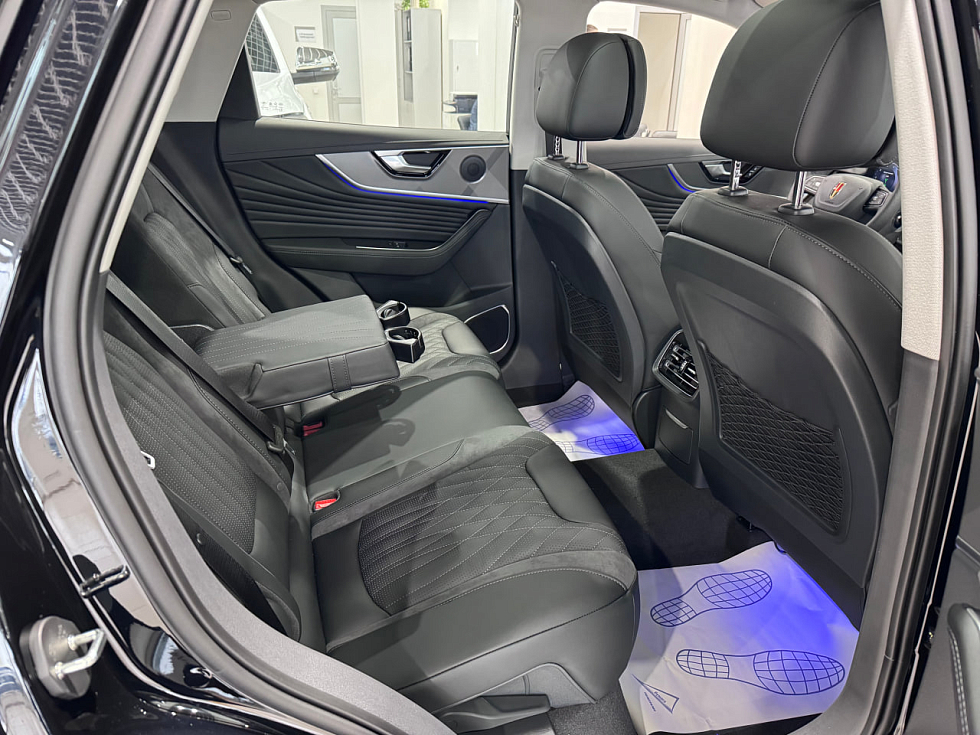 Hongqi HS5 Deluxe, черный