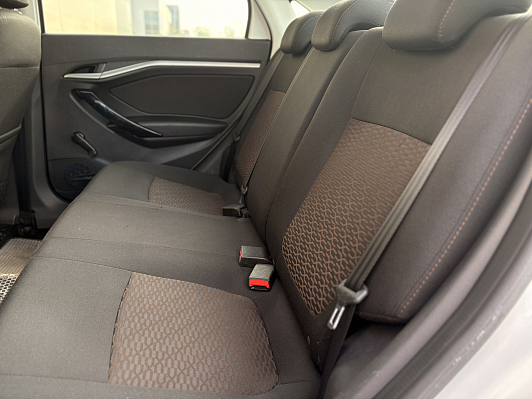 Lada (ВАЗ) Vesta Luxe Multimedia (2018-2019), 2017 года, пробег 174427 км