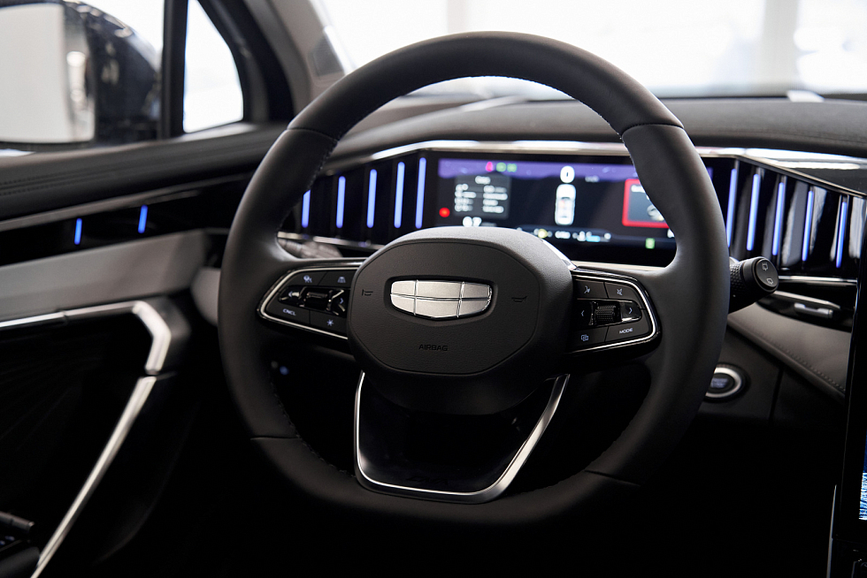 Geely Atlas Flagship Sport, серый