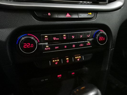 Kia Ceed Luxe, 2023 года, пробег 146300 км