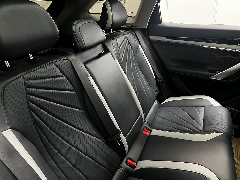 Geely Atlas Flagship, белый
