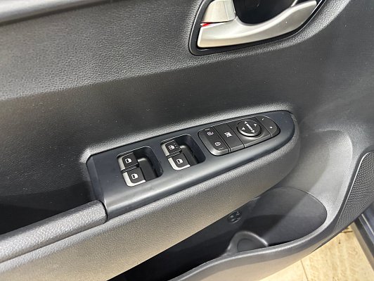 Kia Rio, 2019 года, пробег 57359 км