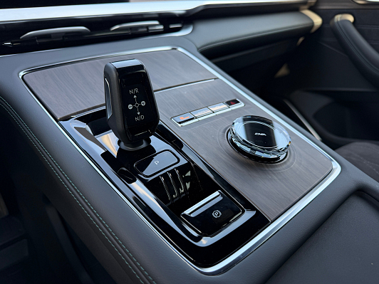 Geely Monjaro Люкс (2023-2025), 2025 года, пробег 1372 км