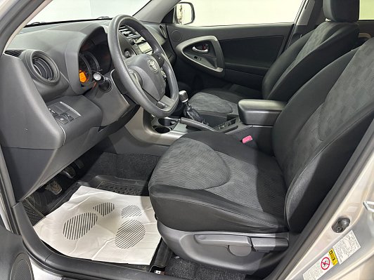 Toyota RAV4, 2012 года, пробег 156391 км