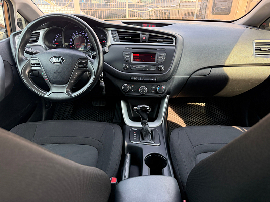 Kia Ceed Luxe, 2016 года, пробег 211000 км