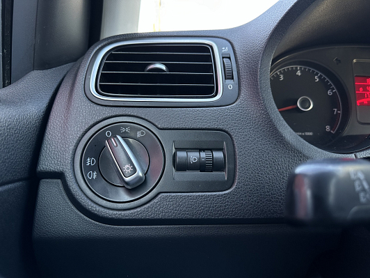 Volkswagen Polo Highline, 2013 года, пробег 177400 км