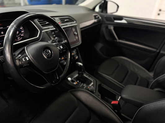 Volkswagen Tiguan Sportline, 2018 года, пробег 97000 км