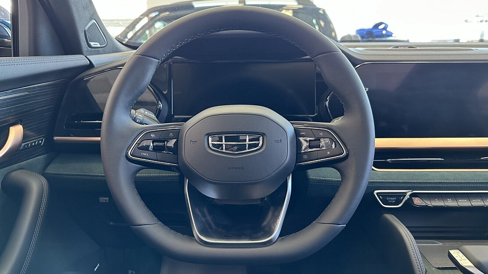 Geely Monjaro Exclusive, зеленый