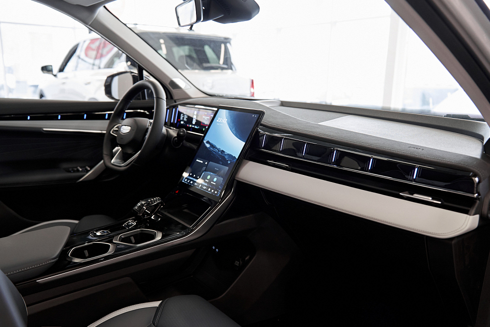 Geely Atlas Flagship Sport, серый