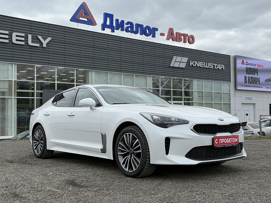 Kia Stinger Luxe, 2019 года, пробег 130395 км