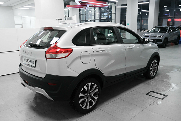 Lada (ВАЗ) XRAY Comfort, 2018 года, пробег 40000 км