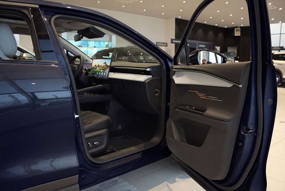 Omoda C5 , черный