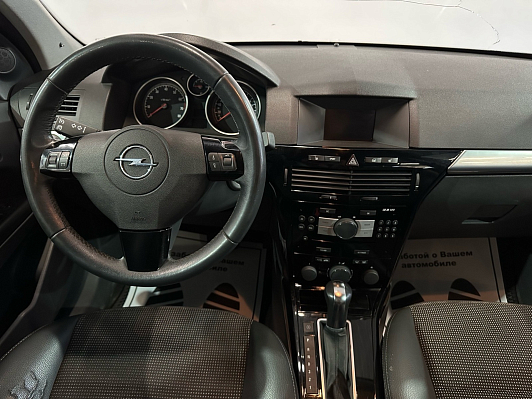 Opel Astra, 2014 года, пробег 125000 км